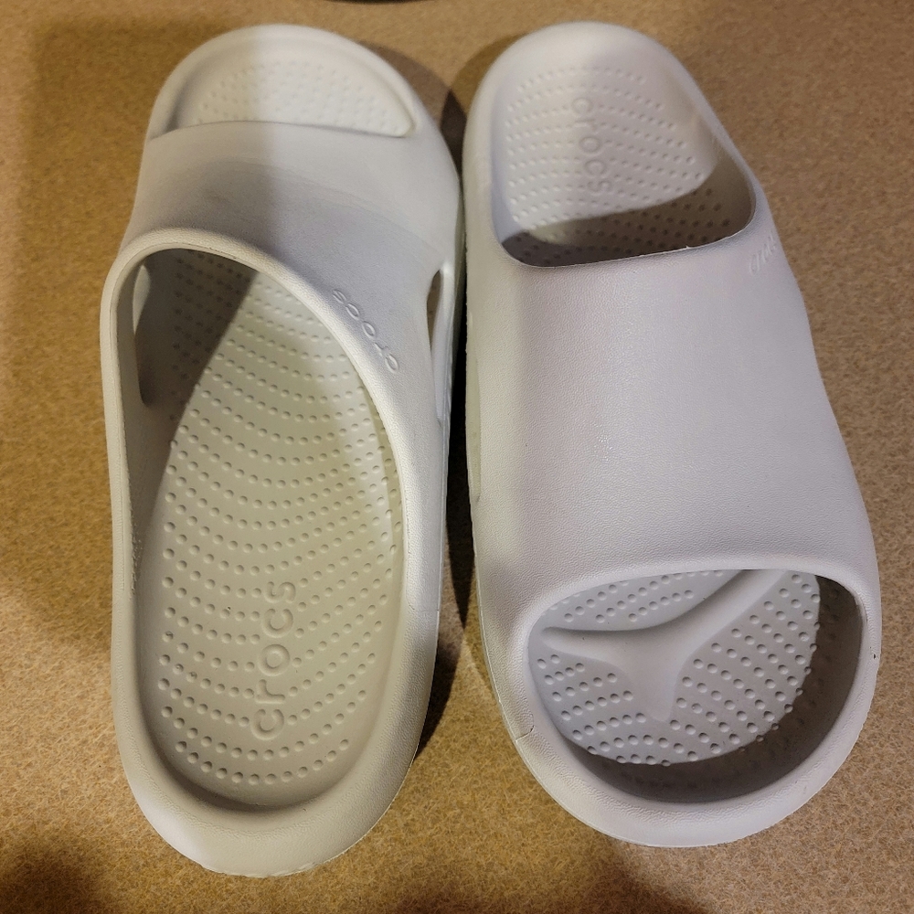 Crocs Mellow Recover Slides Gray W9